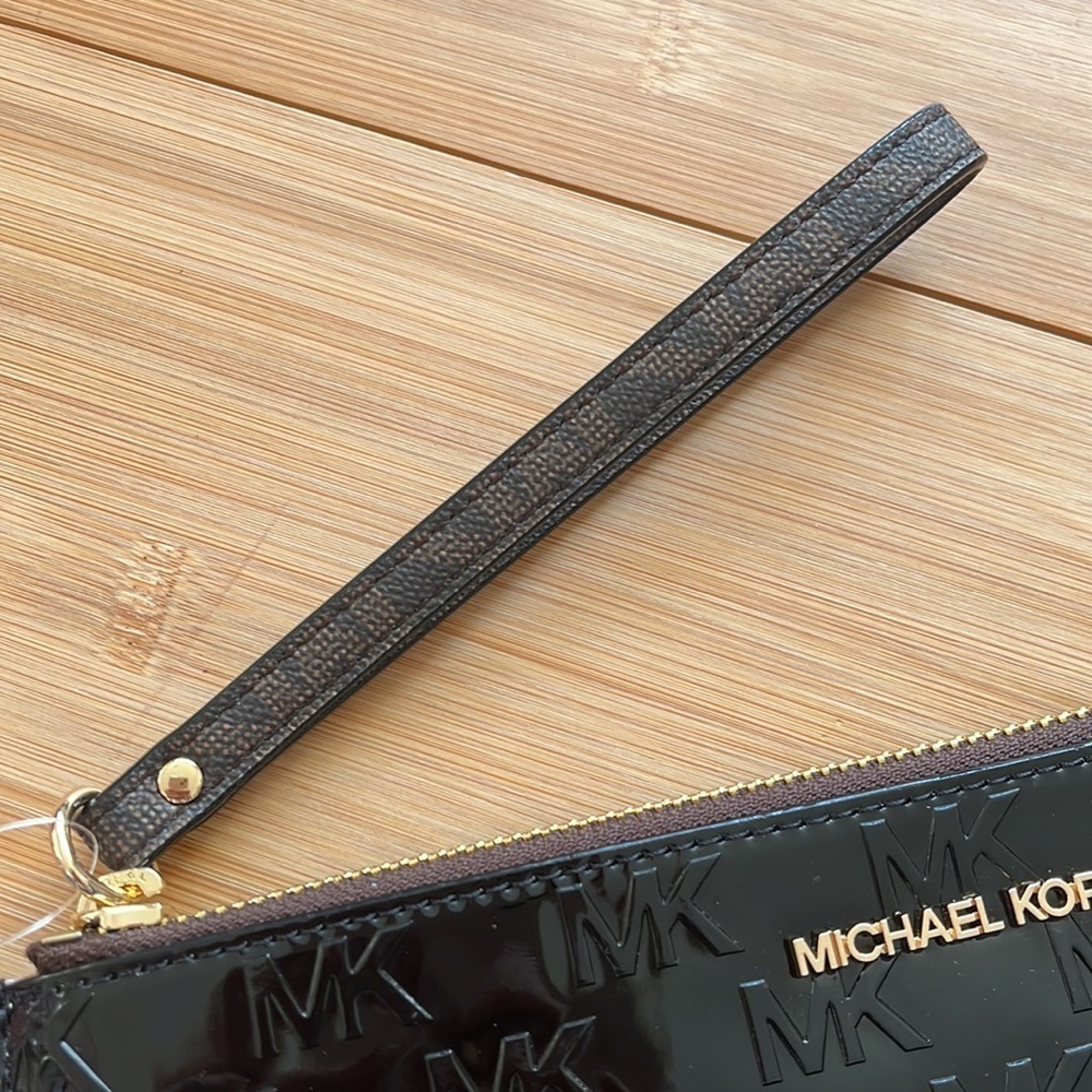 Brand New Michael Kors Patent Leather Embossed Black Large Zip Clutch Wristlet - Picture 11 of 16